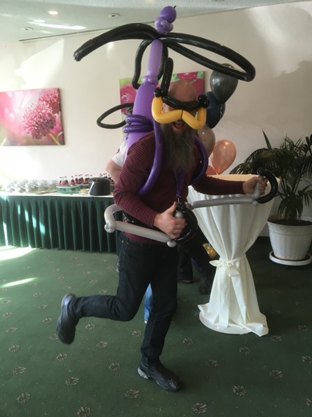 Spektakulärer Ballon-Hubschrauber bei der Show